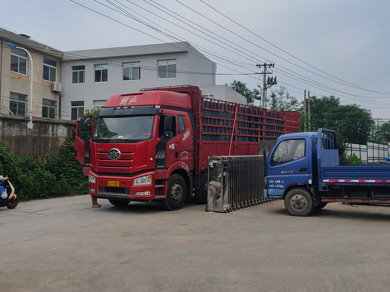 2023年6月21日鋁合金百葉窗裝車(chē)發(fā)貨！