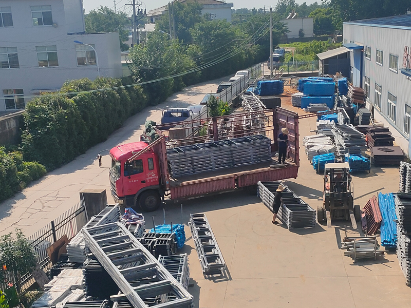 2023年7月5日鋅鋼玻璃護欄裝車發(fā)貨! 2023年7月5日鋅鋼玻璃護欄裝車發(fā)貨!