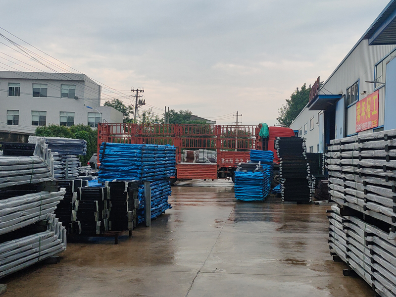 2023年7月7日鋅鋼連廊護欄裝車發(fā)貨！