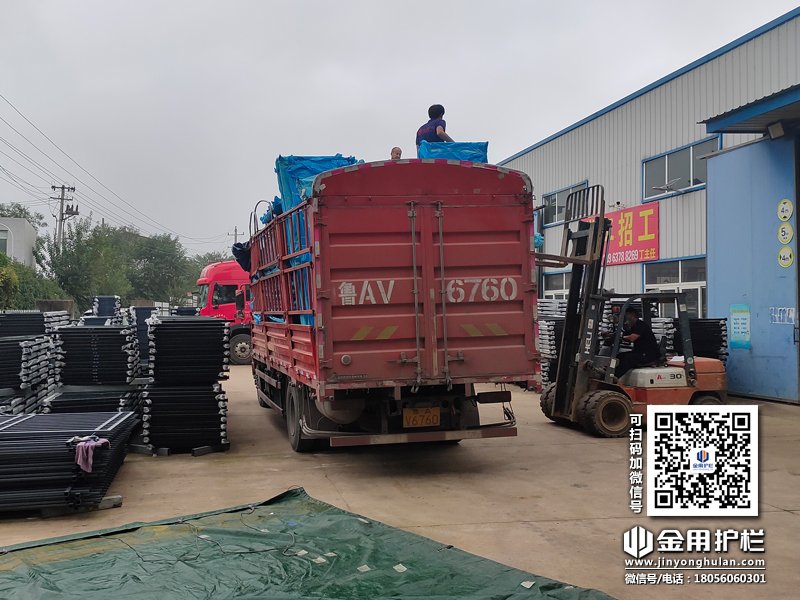 2023年9月25日鋅鋼飄窗欄桿裝車發(fā)貨！