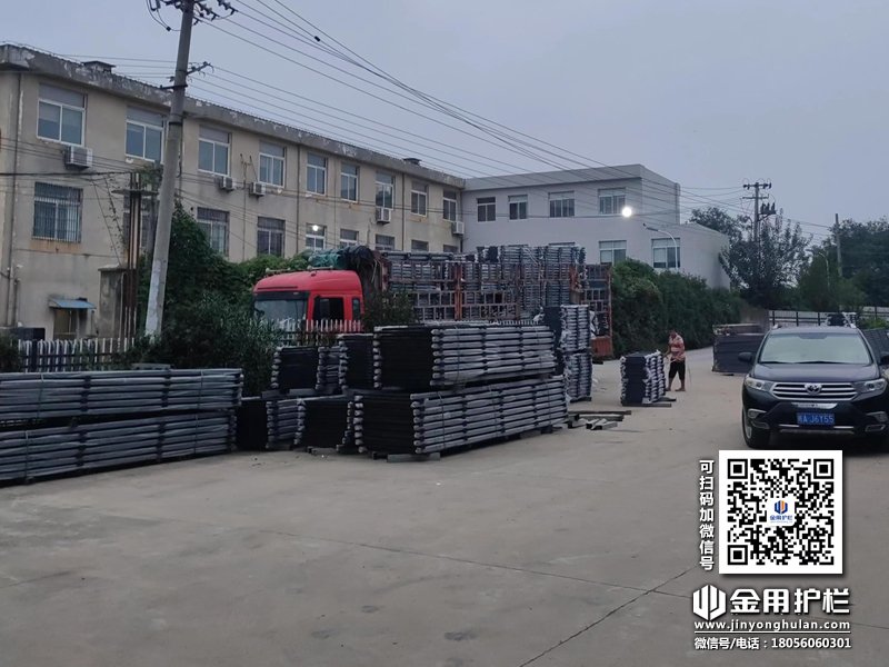 2023年10月7日鋅鋼陽臺欄桿裝車發貨！