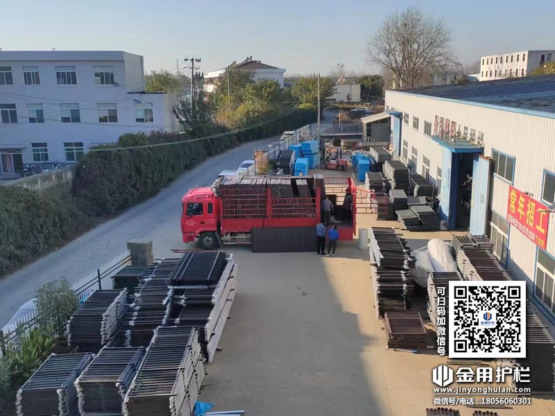 2023年11月23日鋅鋼百葉窗裝車發(fā)貨！