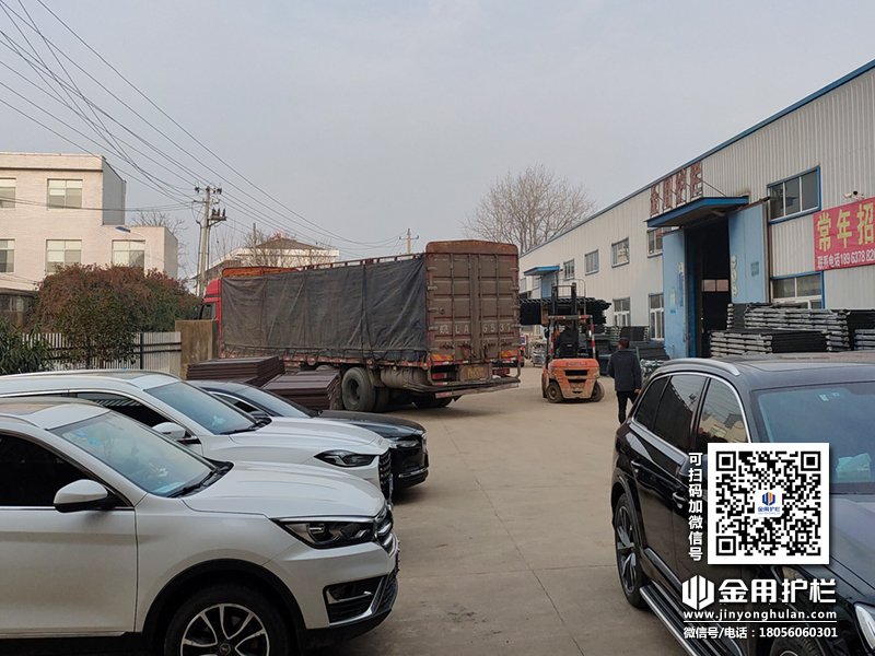 2023年1月2日鋅鋼圍墻護欄裝車發貨！