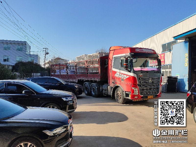 2024年1月25日鋅鋼空調護欄裝車發貨！