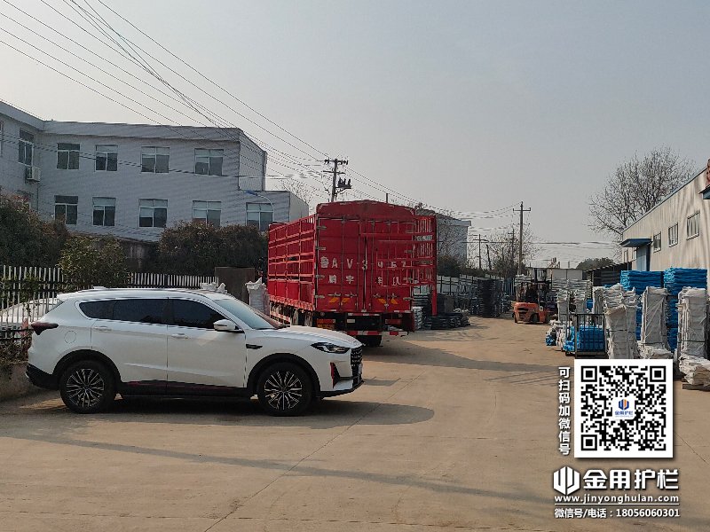 2024年3月16日鋅鋼連廊護欄裝車發(fā)貨！