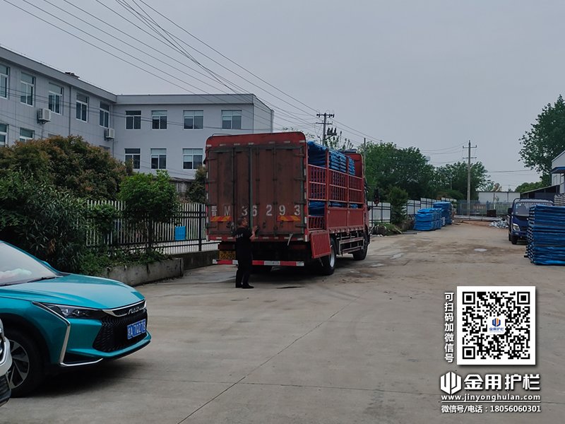 2024年4月22日鋅鋼陽臺護欄裝車發貨！