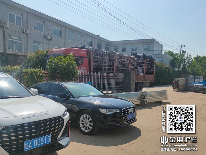 2024年5月7日鋅鋼空調護欄裝車發貨! 2024年5月7日鋅鋼空調護欄裝車發貨!