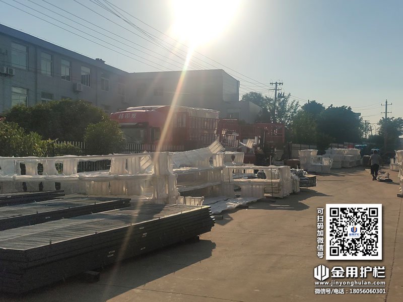 2024年5月23日鋅鋼護(hù)窗欄桿裝車(chē)發(fā)貨！