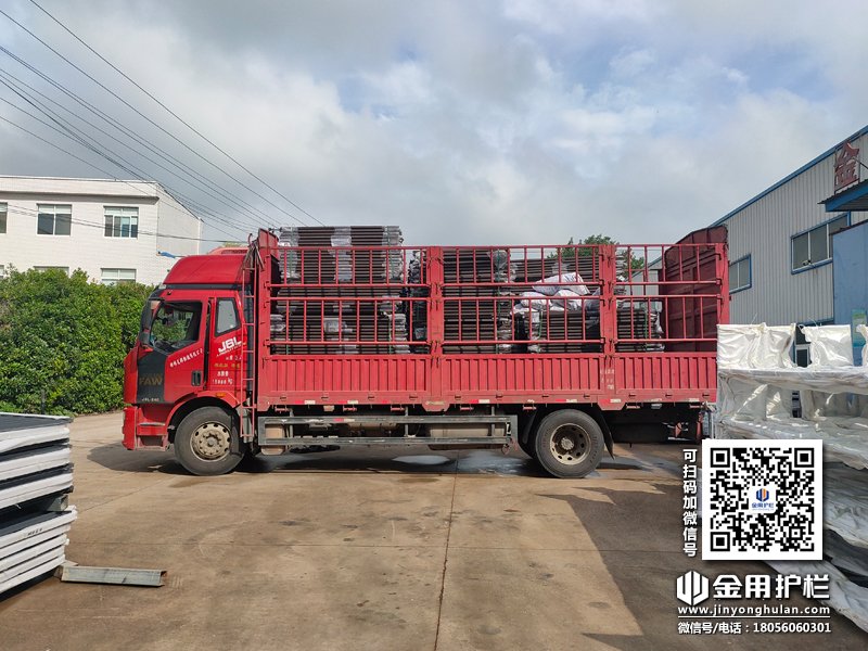 2024年7月13日鋅鋼護窗欄桿裝車發貨！