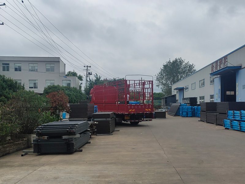 2024年9月19日鋅鋼百葉窗裝車(chē)發(fā)貨! 2024年9月19日鋅鋼百葉窗裝車(chē)發(fā)貨!