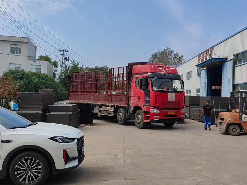 2024年10月10日鋅鋼護窗欄桿裝車發貨! 2024年10月10日鋅鋼護窗欄桿裝車發貨!