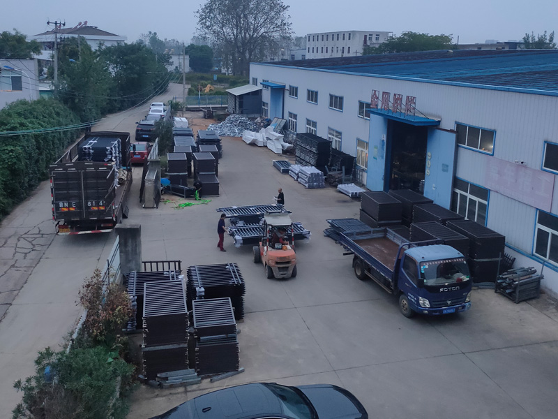 2024年10月17日鋅鋼圍墻護(hù)欄裝車發(fā)貨！