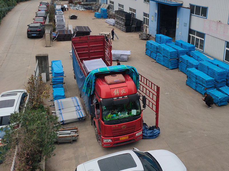 2024年11月19日鋅鋼圍墻護欄裝車發貨！