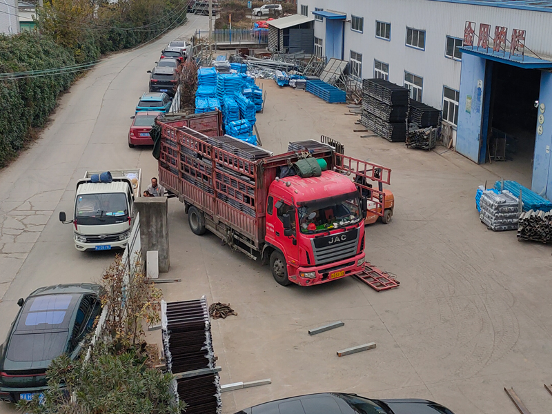 2024年12月10日鋅鋼護(hù)窗欄桿裝車發(fā)貨！