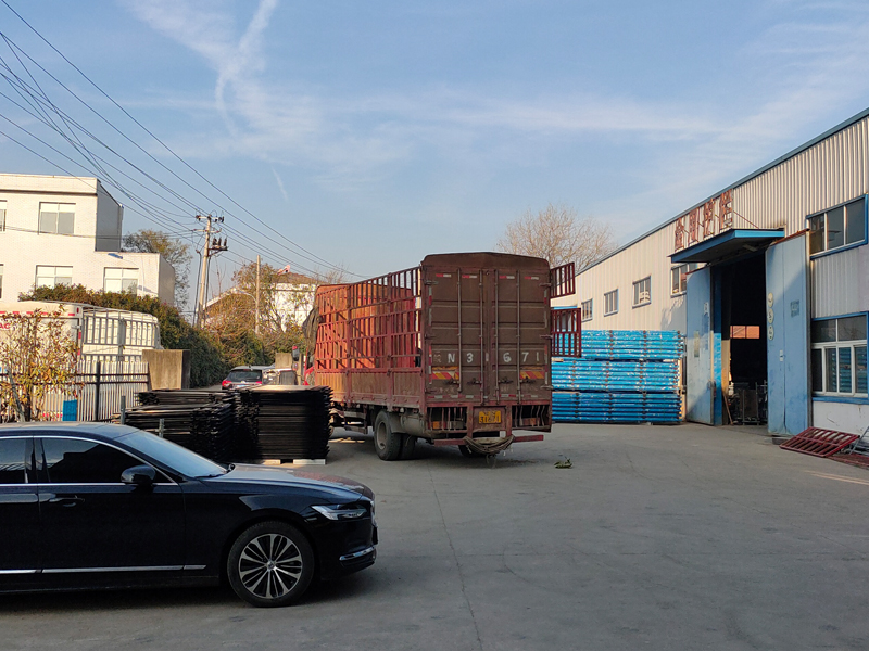 2024年12月19日鋅鋼飄窗欄桿裝車發貨！