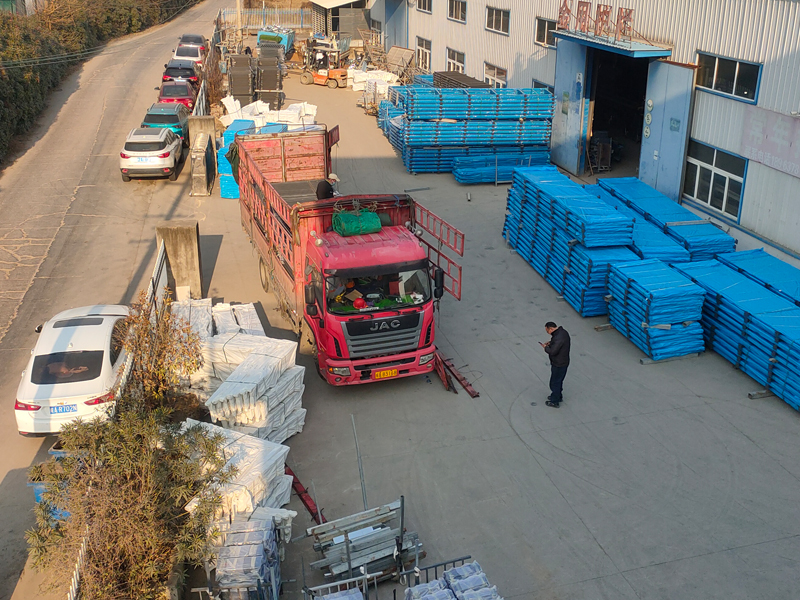 2025年1月3日鋅鋼陽臺護(hù)欄裝車發(fā)貨！