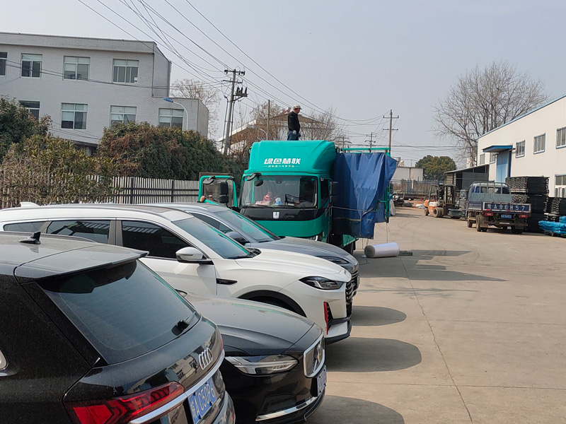 2025年3月3日鋅鋼百葉窗裝車發貨！