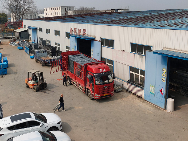 2025年3月8日鋁合金百葉窗裝車(chē)發(fā)貨！