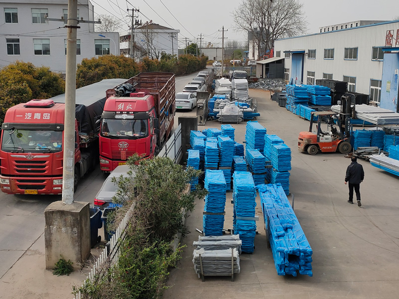 2025年4月1日鋅鋼飄窗護(hù)欄裝車發(fā)貨! 2025年4月1日鋅鋼飄窗護(hù)欄裝車發(fā)貨!