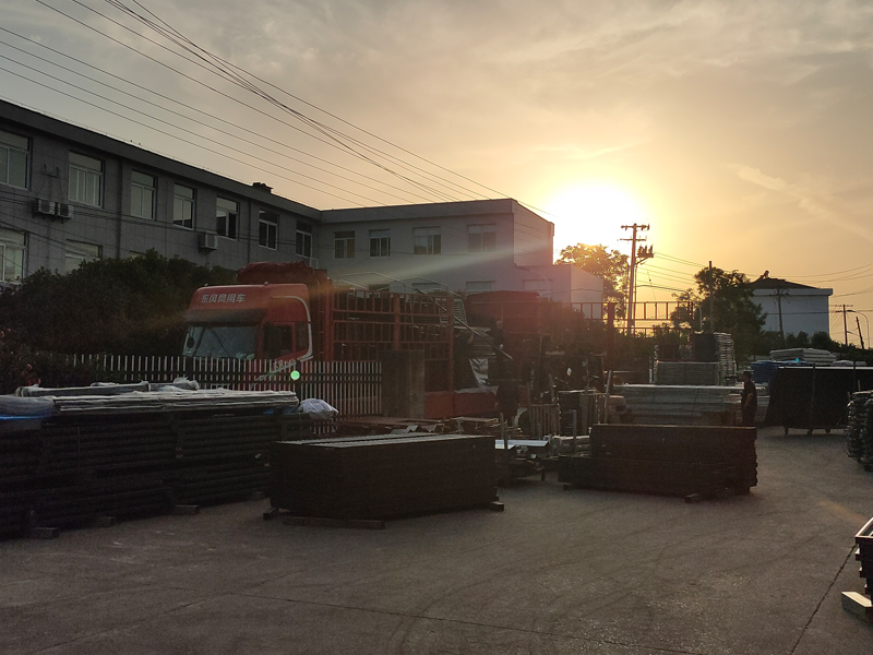 2025年5月26日鋁合金百葉窗裝車發貨！