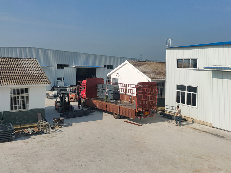 2025年6月24日鋅鋼欄桿裝車(chē)發(fā)貨！