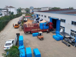 2025年10月13日鋅鋼陽(yáng)臺(tái)護(hù)欄裝車(chē)發(fā)貨！