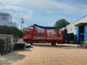 2025年11月3日鋅鋼百葉窗裝車(chē)發(fā)貨！